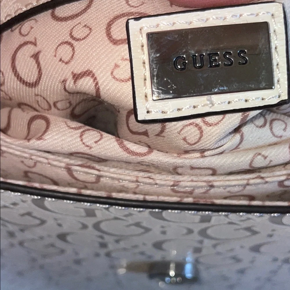 GUESS elegant Cream Handbag